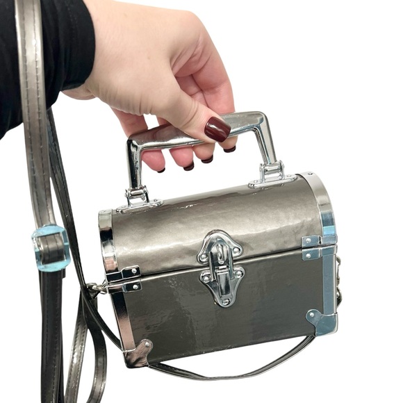 VTG 90’s CHATEAU Gray Silver Metallic Metal Lunch Lock Box Trunk Crossbody Purse - Picture 1 of 13